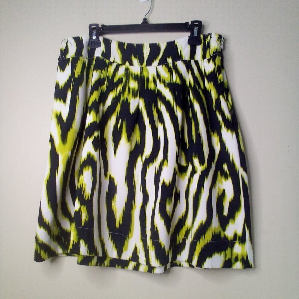 Worthington Skirt 12 A-Line Knee Length Side Zip Pattern Whiite Black Green